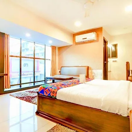 Hotel R Deluxe - New Delhi Railway Station